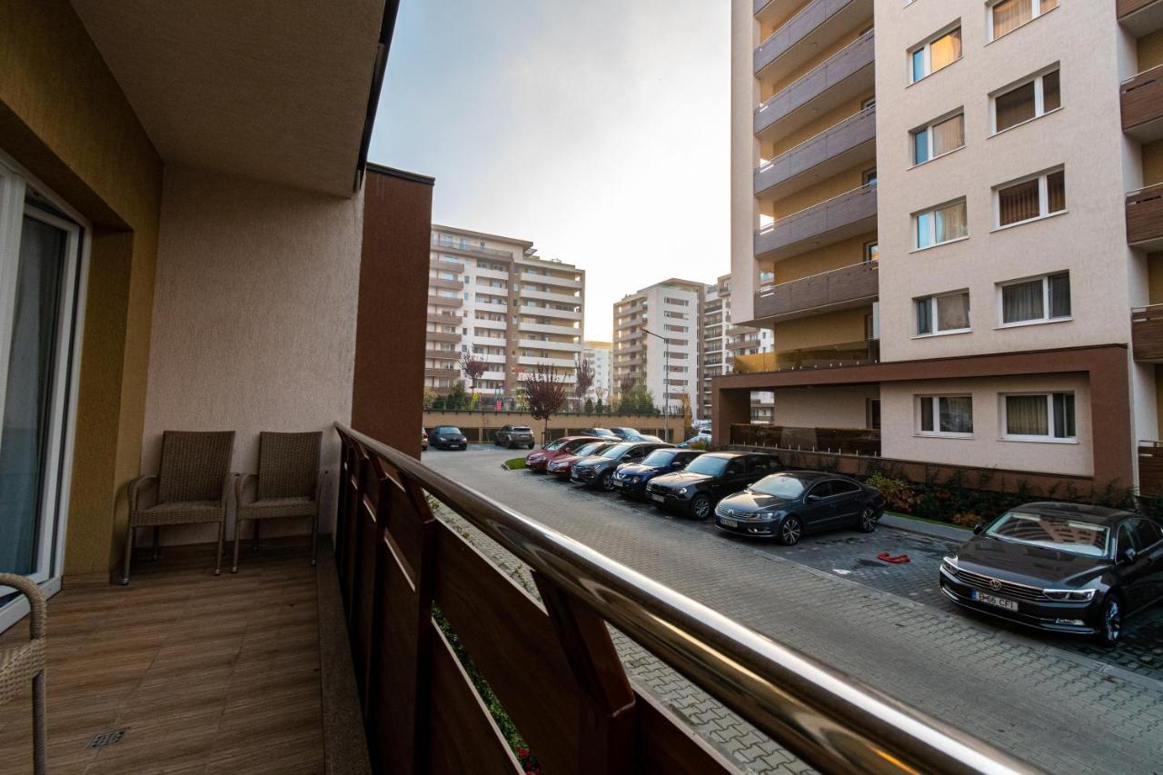 Yan Apartment - Near Mall & Free Private Parking Brașov Exterior foto