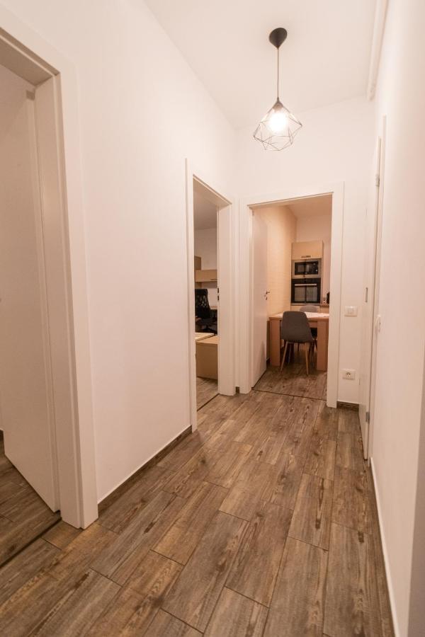 Yan Apartment - Near Mall & Free Private Parking Brașov Exterior foto
